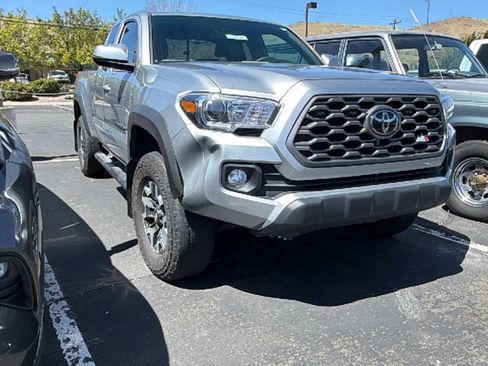 Certified 2023 Toyota Tacoma TRD Off-Road AWD/4WD image 1