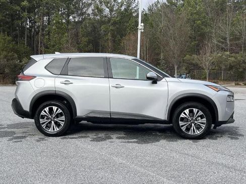 Certified 2022 Nissan Rogue SV image 25