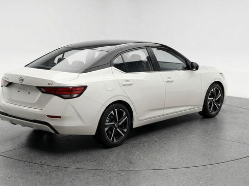 Used 2025 Nissan Sentra SV FWD image 9