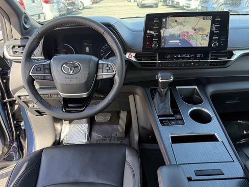 Used 2021 Toyota Sienna XSE w/ XSE Plus Package image 26