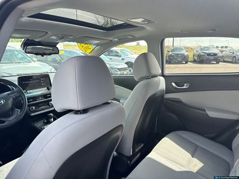 Certified 2023 Hyundai Kona SEL w/ Convenience Package AWD/4WD image 28