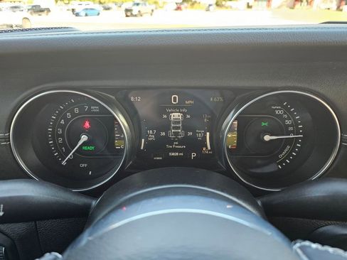 Used 2022 Jeep Wrangler Unlimited Rubicon 4xe AWD/4WD image 17