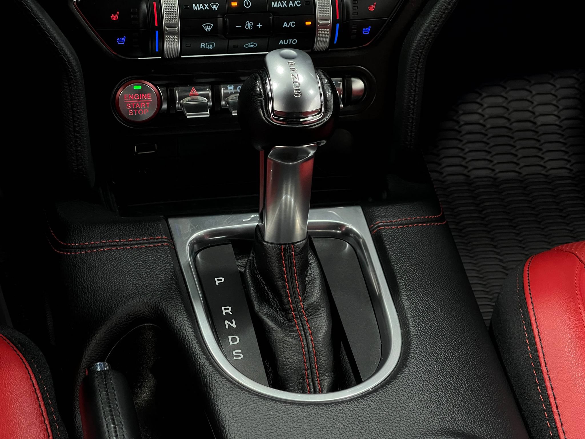 Used 2019 Ford Mustang GT Premium w/ Equipment Group 401A RWD image 27