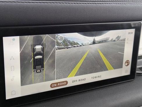 Used 2021 Land Rover Defender 110 SE image 14