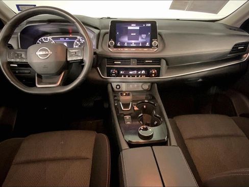 Used 2025 Nissan Rogue SV AWD/4WD image 15