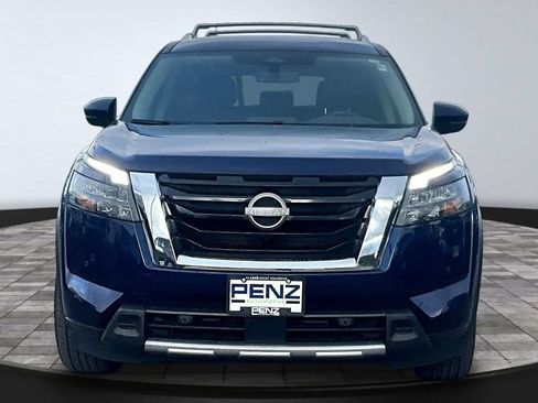Used 2025 Nissan Pathfinder SL AWD/4WD image 2