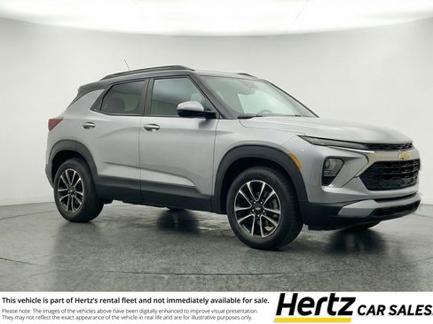 Used 2025 Chevrolet TrailBlazer LT image 1