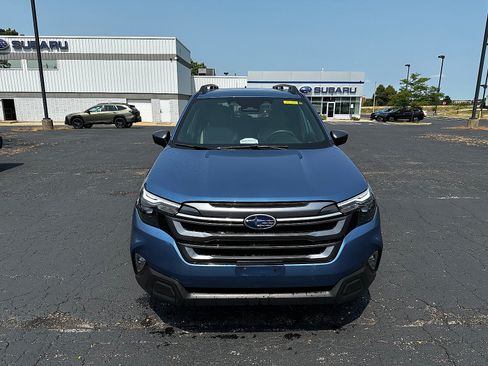 Certified 2025 Subaru Forester Premium AWD/4WD image 8