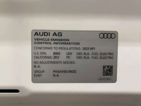 Used 2023 Audi RS e-tron GT w/ Carbon Performance Package AWD/4WD image 83