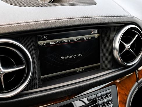 Used 2014 Mercedes-Benz SL 550 image 32