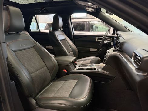 Used 2022 Ford Explorer Timberline w/ Timberline Technology Package AWD/4WD image 29