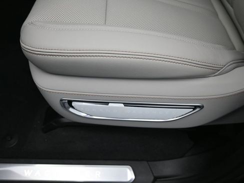 Used 2024 Jeep Grand Wagoneer L 4WD image 16