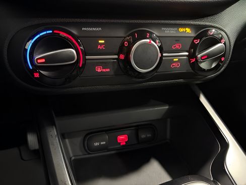 Used 2022 Kia Soul LX FWD image 22