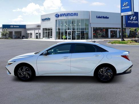 New 2026 Hyundai Elantra SEL Sport Premium image 3