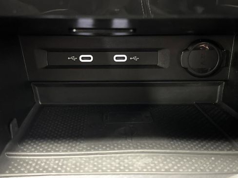 Used 2024 Volkswagen Tiguan SEL R-Line image 24