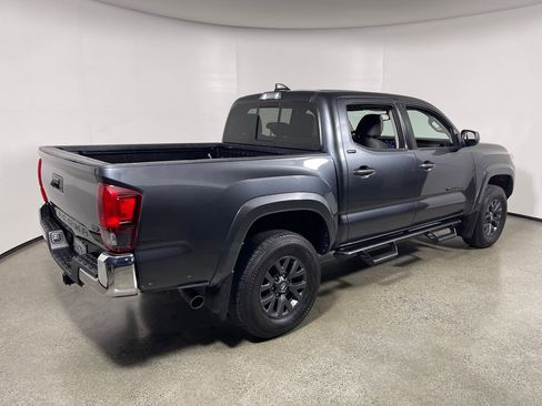 Used 2022 Toyota Tacoma SR5 RWD image 3