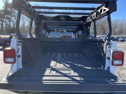 Used 2022 Jeep Gladiator Mojave w/ Trailer Tow Package image 12