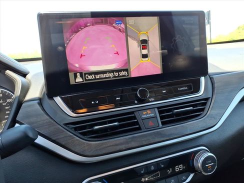 Used 2024 Nissan Altima 2.5 SL AWD/4WD image 13