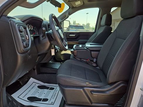 Used 2022 Chevrolet Silverado 3500 LT AWD/4WD image 2