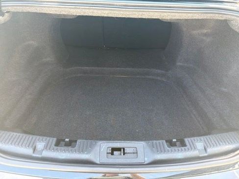 Used 2018 Ford Taurus Limited FWD image 16
