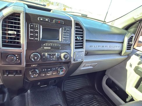 Used 2017 Ford F350 XL w/ Power Equipment Group AWD/4WD image 17