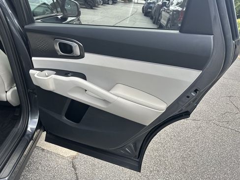 Certified 2022 Kia Sorento S w/ Panoramic Sunroof Package FWD image 19