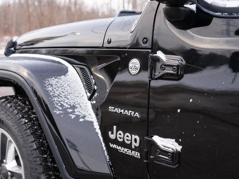 Used 2019 Jeep Wrangler Unlimited Sahara w/ Uconnect 4C Nav & Sound Group image 10