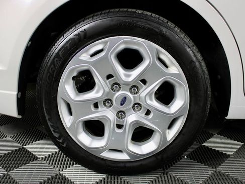 Used 2010 Ford Fusion SE FWD image 9