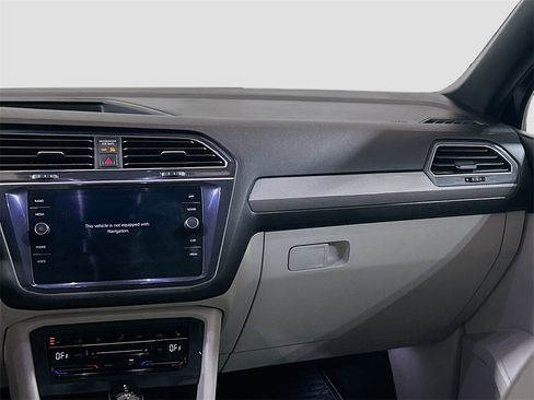 Used 2023 Volkswagen Tiguan SE R-Line image 21