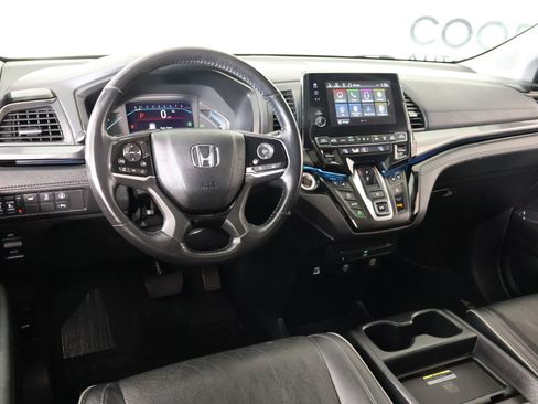 Used 2021 Honda Odyssey Elite image 2