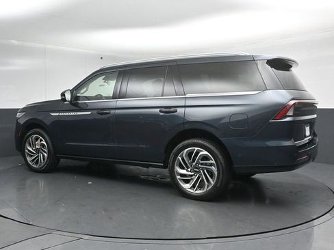 Certified 2025 Lincoln Navigator Reserve AWD/4WD image 5