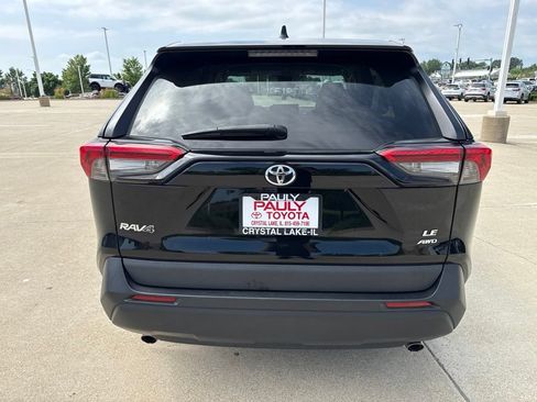 Certified 2022 Toyota RAV4 LE AWD/4WD image 4