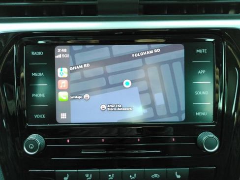 Used 2022 Volkswagen Passat 2.0T SE image 11