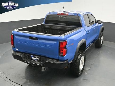 Used 2025 Chevrolet Colorado ZR2 w/ Technology Package AWD/4WD image 15