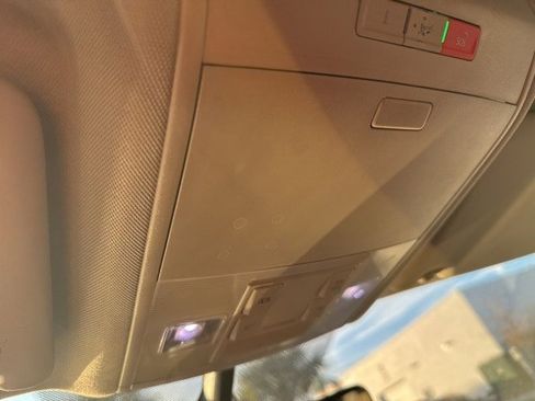 Used 2023 Volkswagen Atlas SE image 24