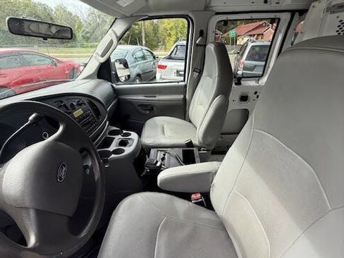 Used 2006 Ford E-350 and Econoline 350 Super Duty image 6