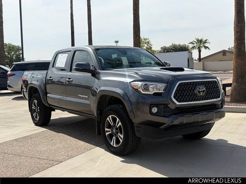 Used 2019 Toyota Tacoma TRD Sport AWD/4WD image 8