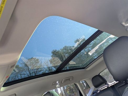 New 2026 Volkswagen Taos SE image 20