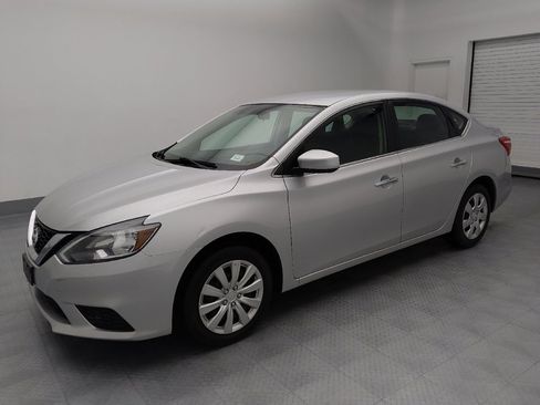 Used 2019 Nissan Sentra S image 2