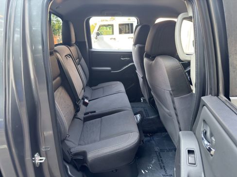 Used 2022 Nissan Frontier SV RWD image 33