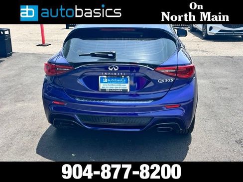 Used 2017 INFINITI QX30 Sport w/ Sport Leather Package FWD image 4