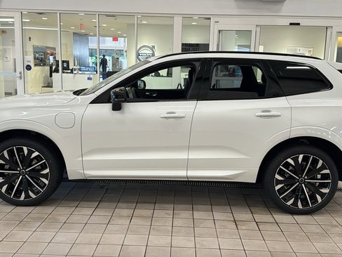 New 2026 Volvo XC60 T8 Ultra w/ Protection Package Premier AWD/4WD image 8