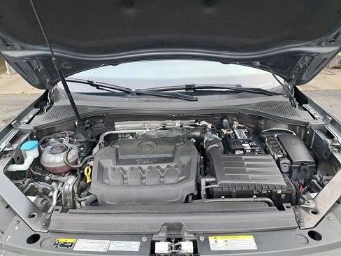 Used 2022 Volkswagen Tiguan SE R-Line image 27