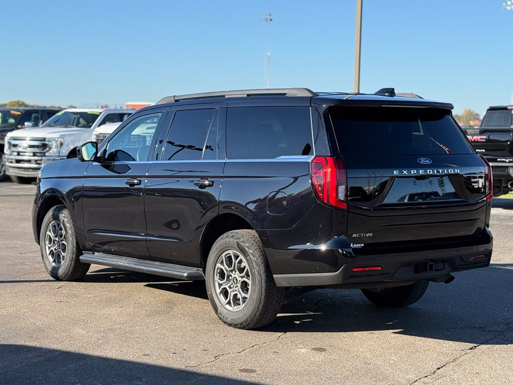 Used 2025 Ford Expedition Active AWD/4WD image 41