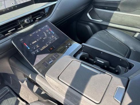 Used 2025 INFINITI QX80 Sensory w/ Exterior Package AWD/4WD image 29