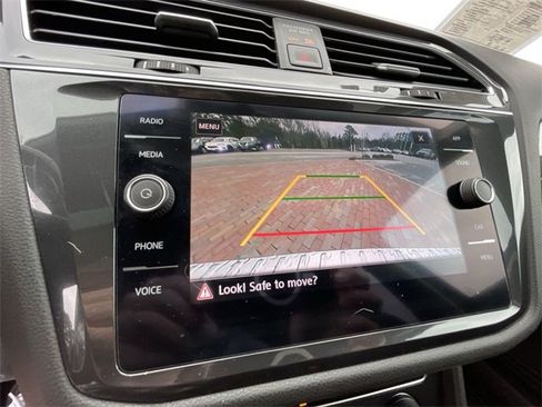 Used 2019 Volkswagen Tiguan SE image 25