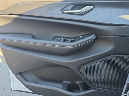 New 2025 Jeep Grand Cherokee L Altitude image 28