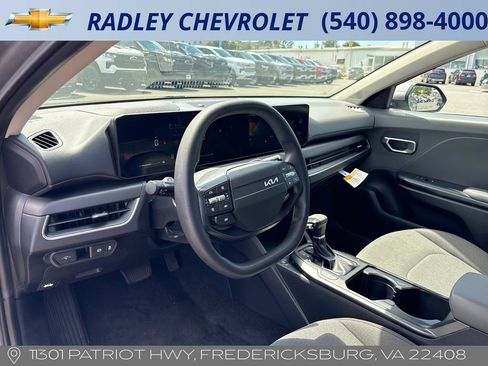 Used 2025 Kia K4 FWD image 4