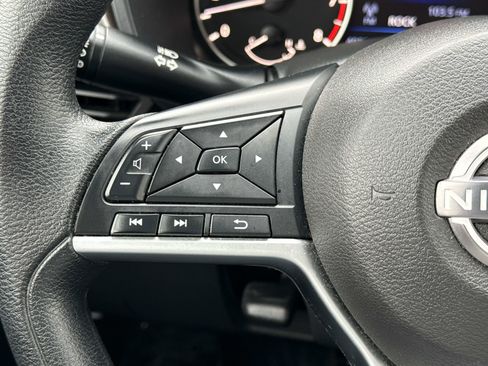 Used 2024 Nissan Altima 2.5 SV FWD image 27
