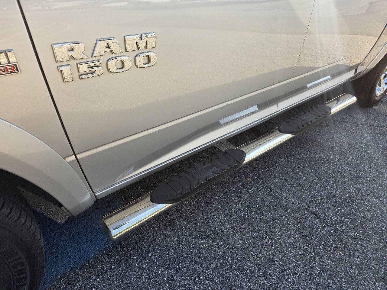Used 2014 RAM 1500 Laramie w/ Convenience Group RWD image 10